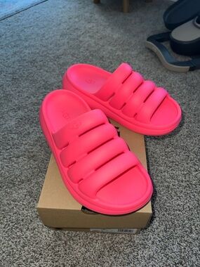 UGG Kids Pink Puffer Slide Sandals